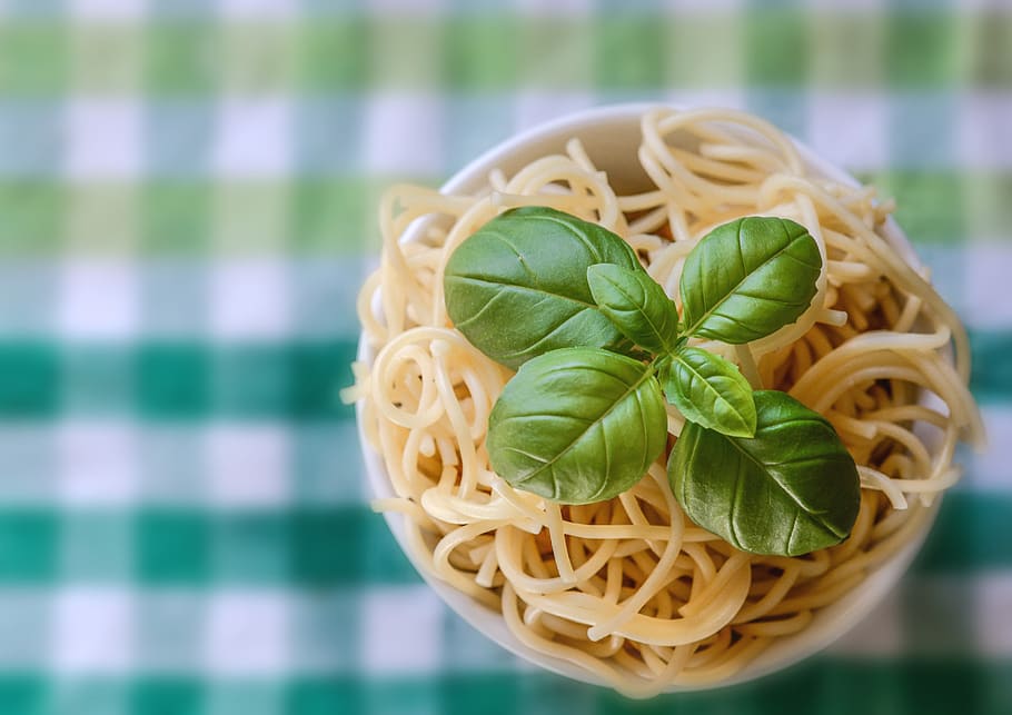Selective Focus Photo of Noddles With Green Leaf Toppings, basil HD wallpaper