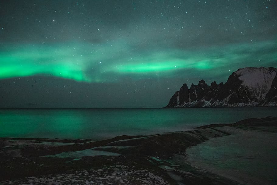 Northern Lights, aurora, aurora borealis, color, dark green, evening HD wallpaper