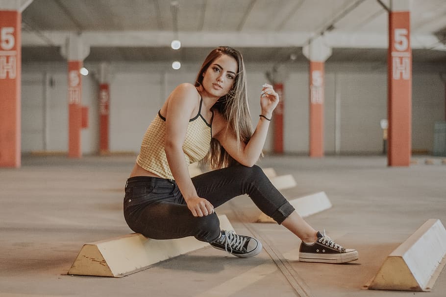 Woman Sitting on Concrete Ramp, attractive, beautiful, facial expression HD wallpaper