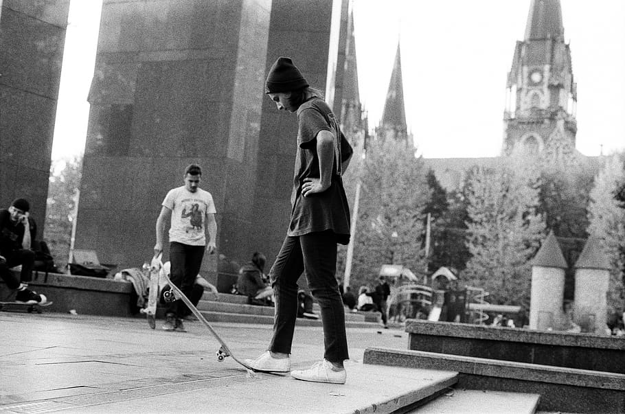 man stepping on skateboard, architecture, real people, built structure HD wallpaper