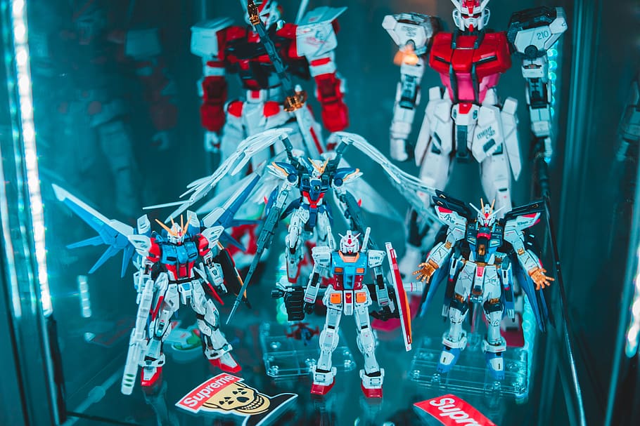 Gundam action figure display, toy, robot, samurai, overwatch