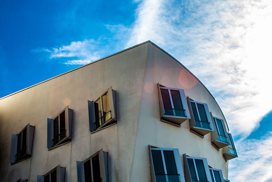building exterior, architecture, built structure, window, cloud - sky HD wallpaper