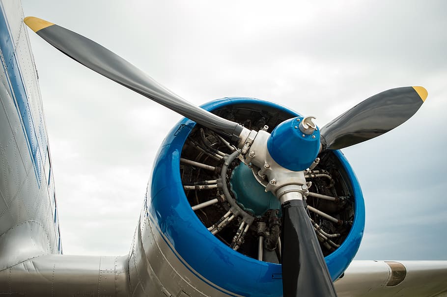 airplane, engine, flight, blue, flying, sky, dom, wings, clouds HD wallpaper
