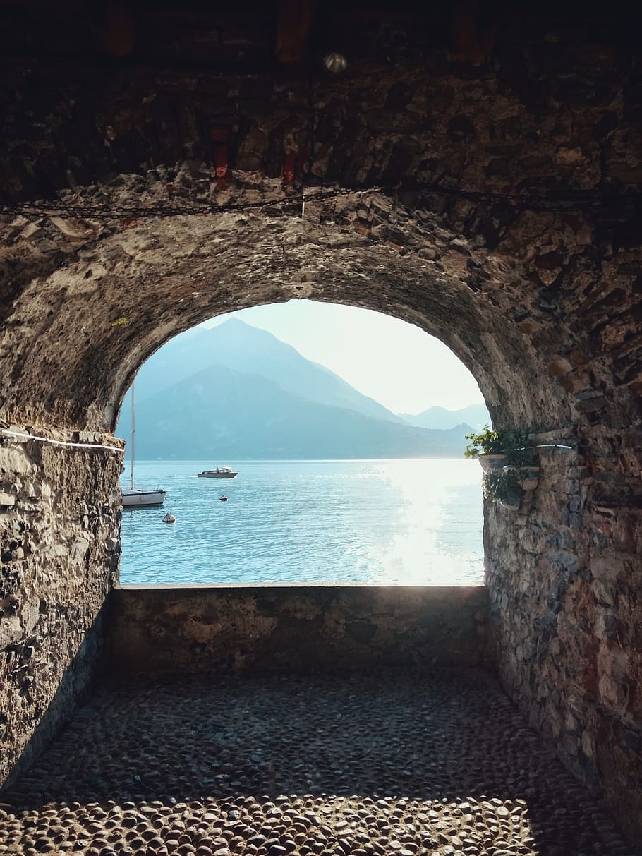 italy, lake como, window, stone, boats, summer, relaxing, plants HD wallpaper