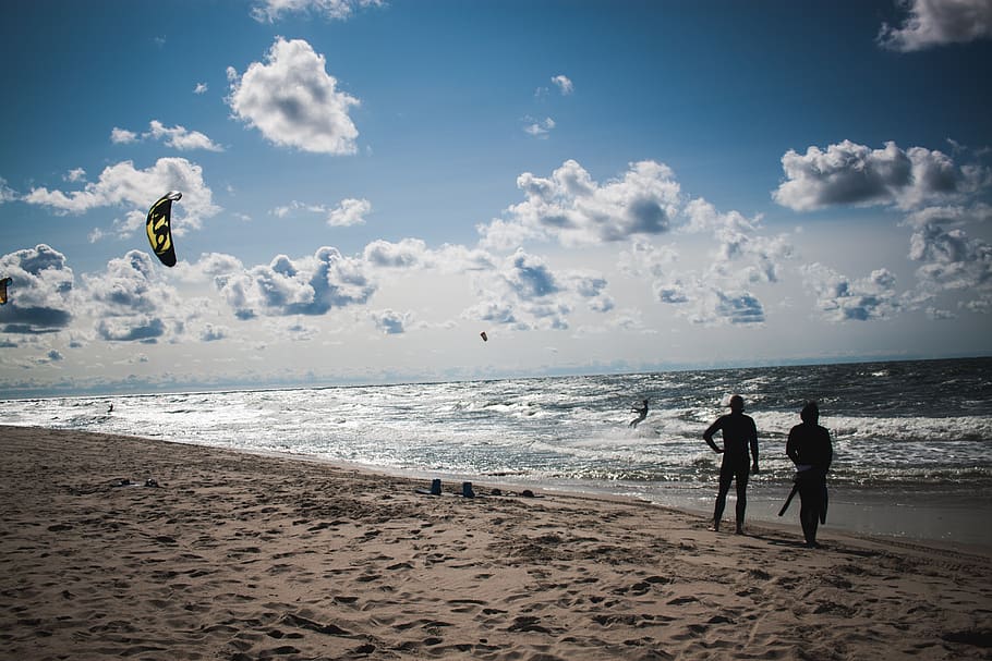 People Standing at Beach, clouds, cloudy sky, dark clouds, kite HD wallpaper