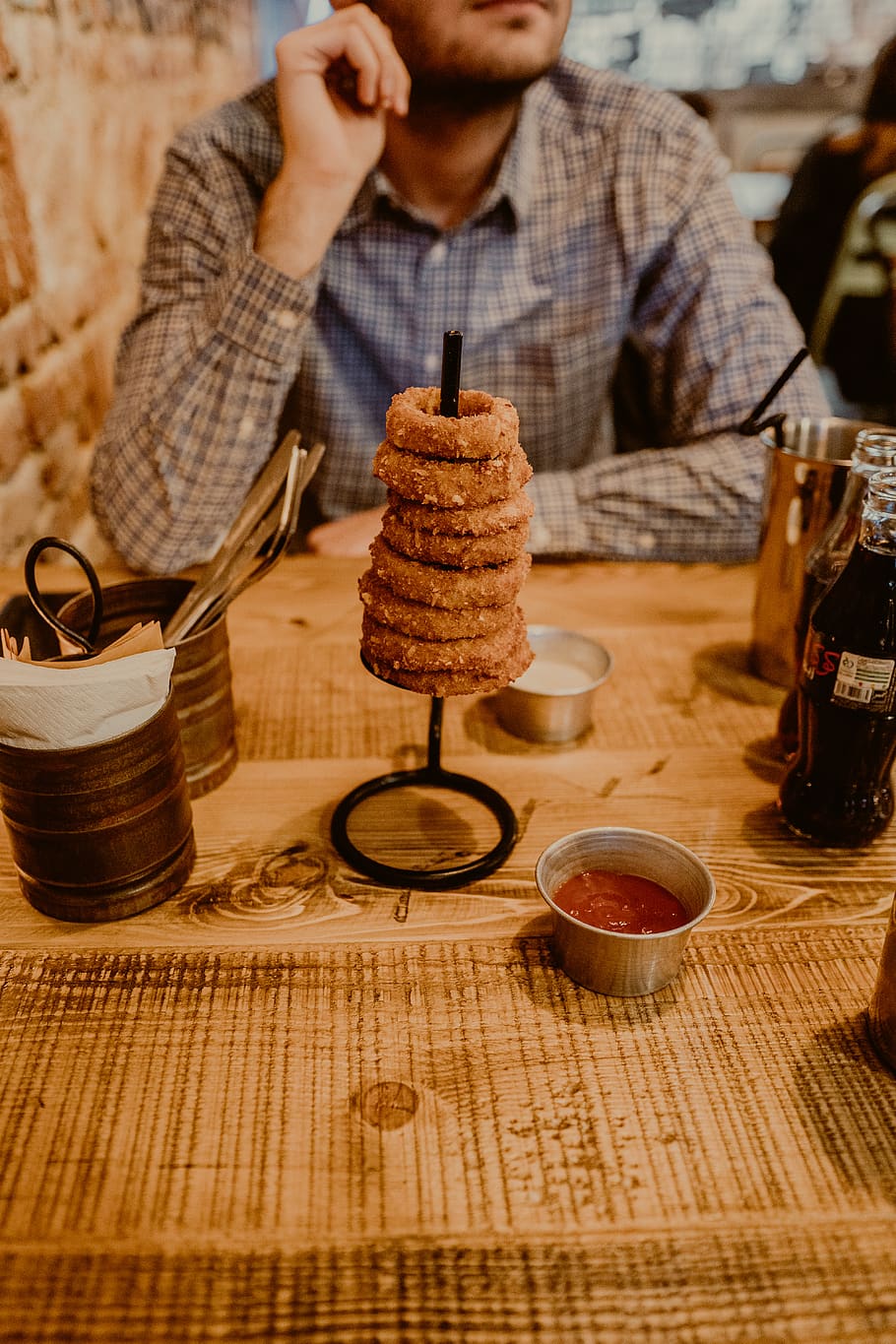 spring fried squid, food and drink, table, one person, midsection HD wallpaper