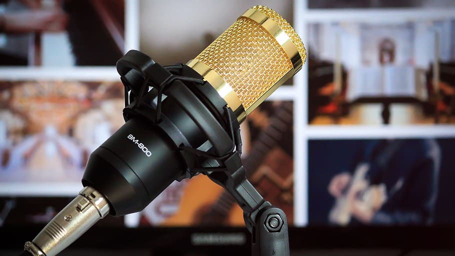 black and brass condenser microphone, technology, focus on foreground HD wallpaper
