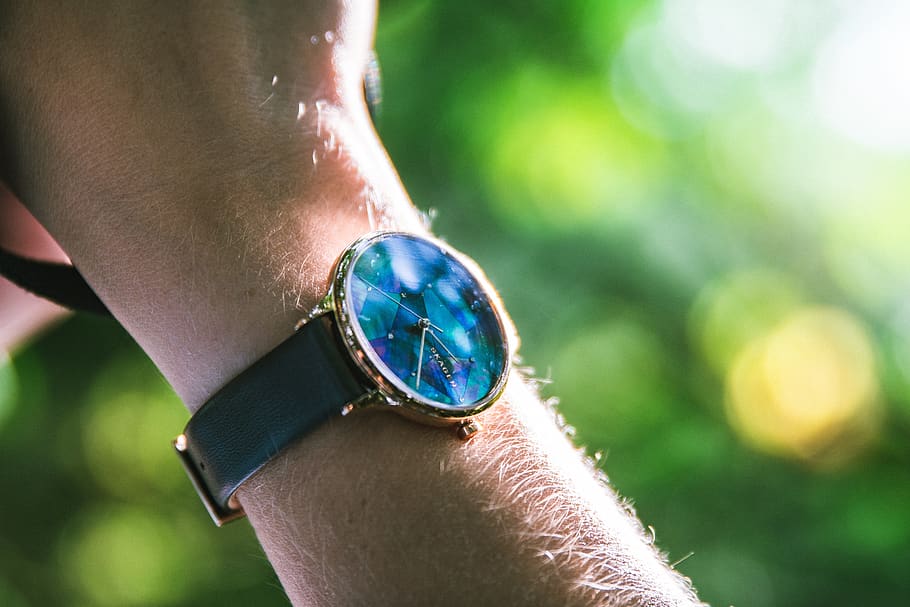 round blue analog watch with black leather strap, wristwatch, HD wallpaper