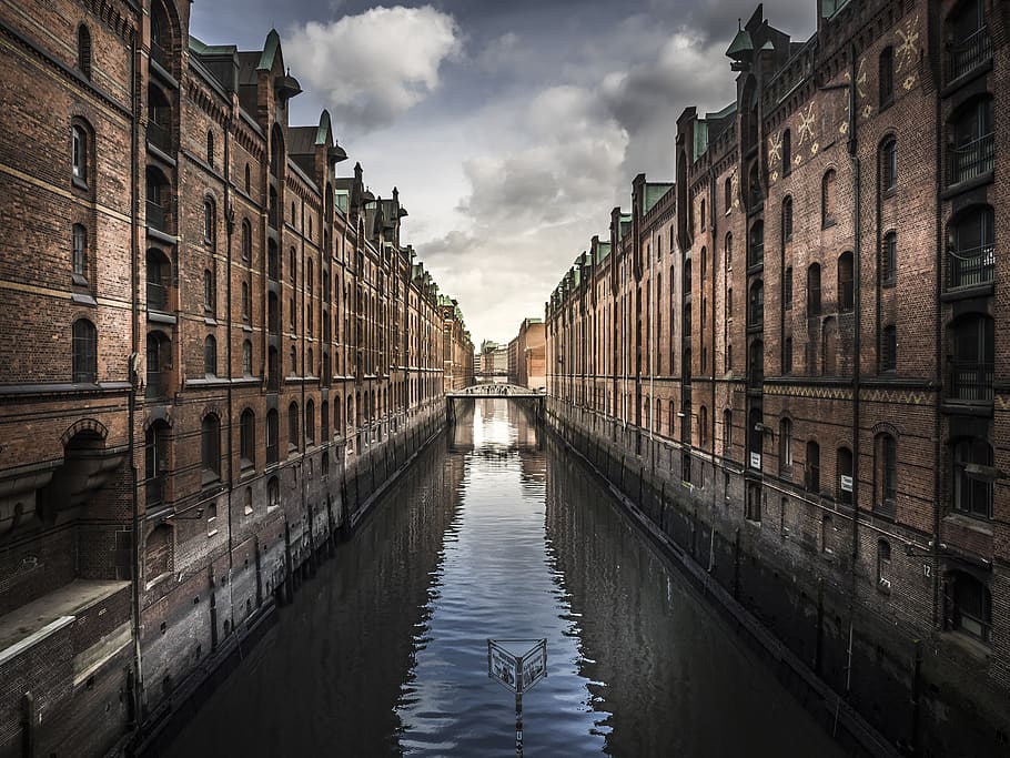 Body Water Across Buildings, ancient, architecture, art, brick HD wallpaper