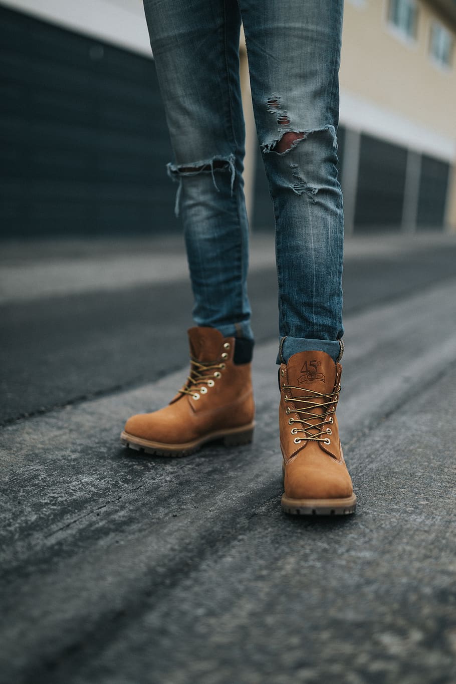 Brown works. Джинсы Timberland. Timberland джинсы с ботинками рабочий. Стиль Timberland. Timberland Jeans men.