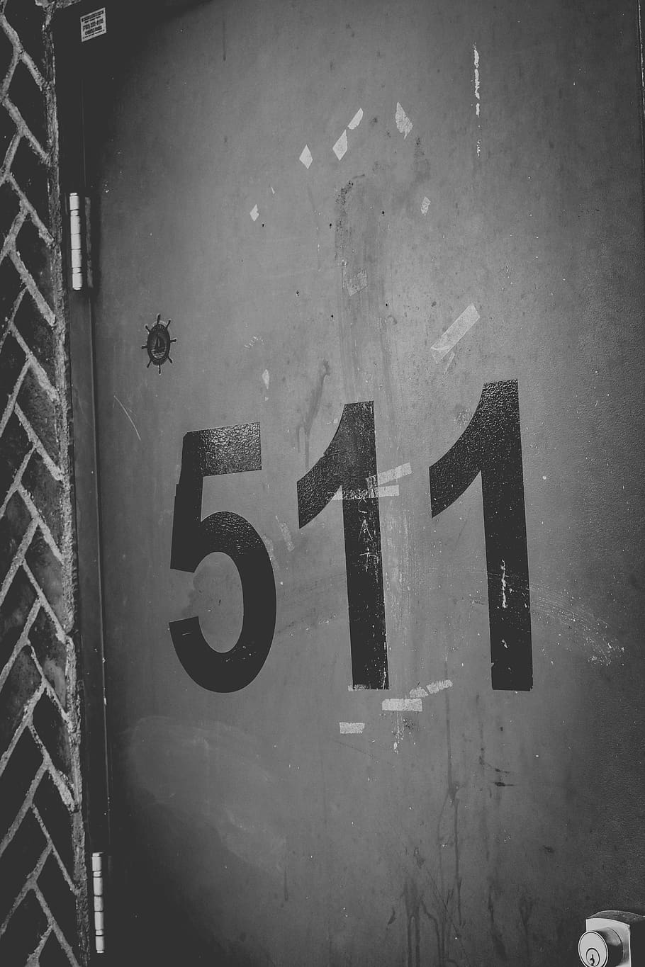 2880x1800px | free download | HD wallpaper: black and white, numbers,  doors, las vegas, downtown, secrets | Wallpaper Flare
