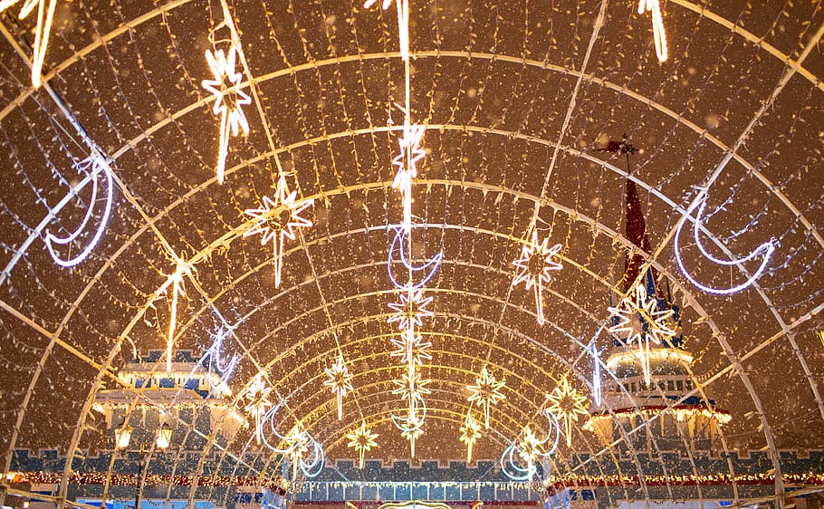 lighting, crowd, lamp, chandelier, snow, winter, Kazan, Russia HD wallpaper