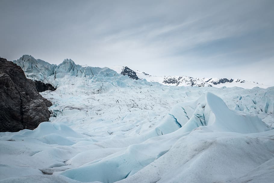 snowy mountain during daytime, cold temperature, winter, ice HD wallpaper