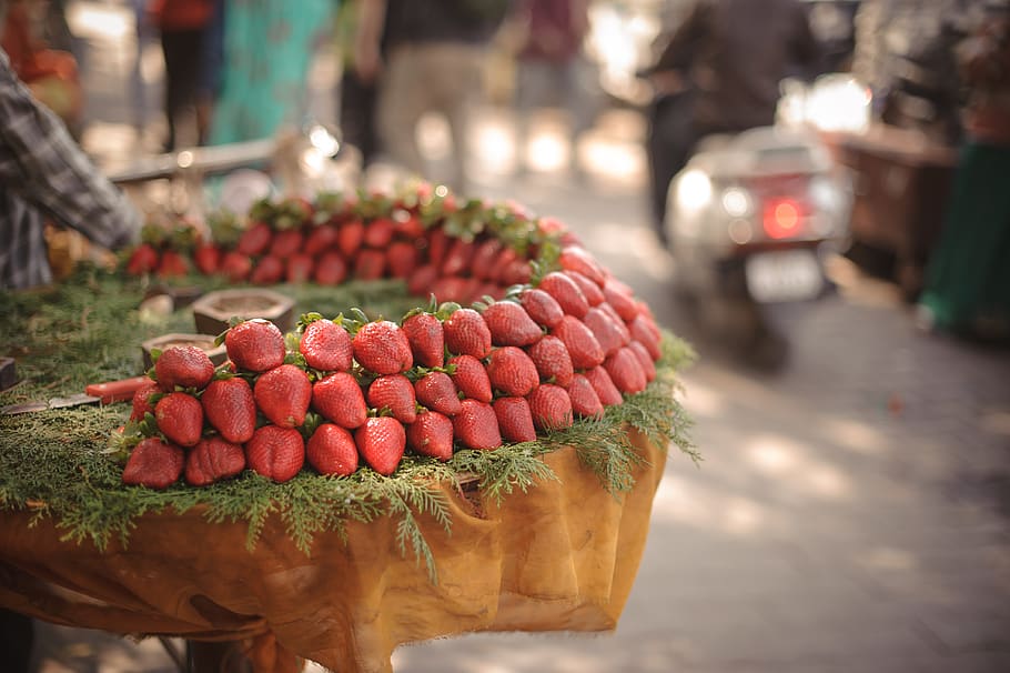 india, rishikesh, fresh, red, green, street, strawberry, fresh produce HD wallpaper