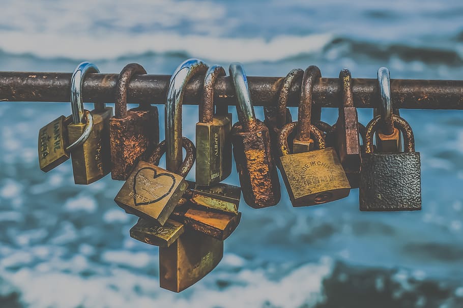 love, rusty, heart, padlock, pier, larnaca, cyprus, seaside HD wallpaper
