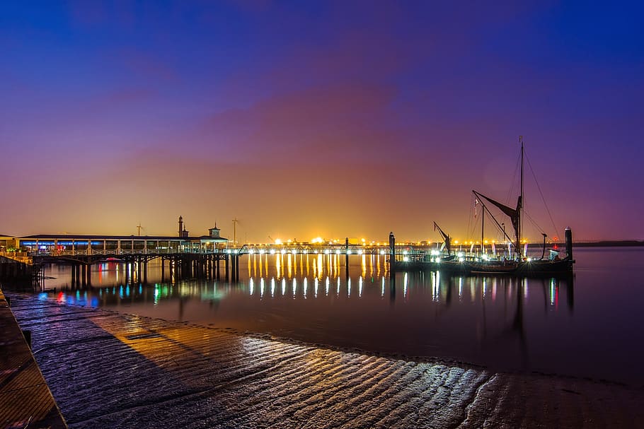 night, river, boat, ship, water, england, gravesend, reflection HD wallpaper
