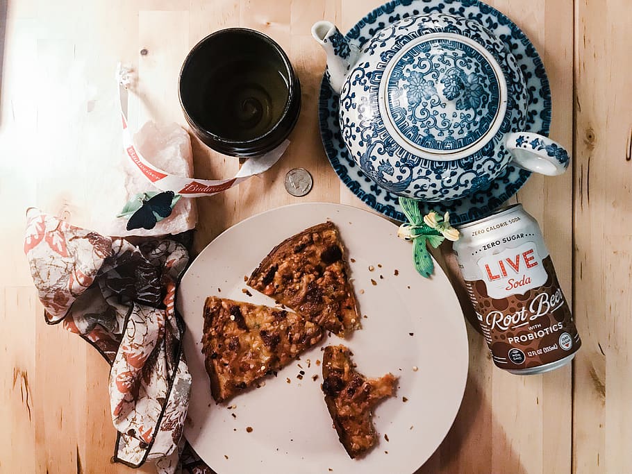 flatlay, silly, comedy, pizza, root beer, live soda, probiotics HD wallpaper