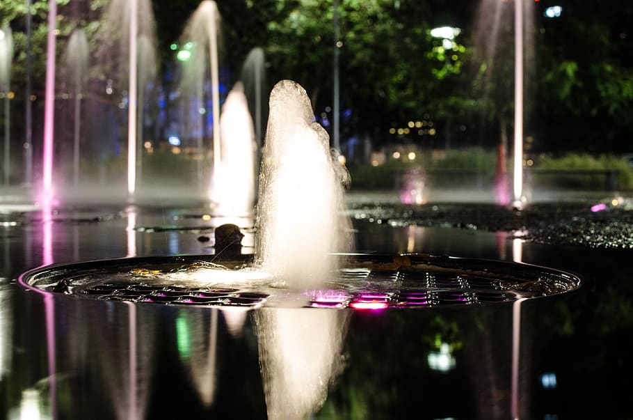 light, fountain, open shutter, water, reflection, motion, splashing HD wallpaper