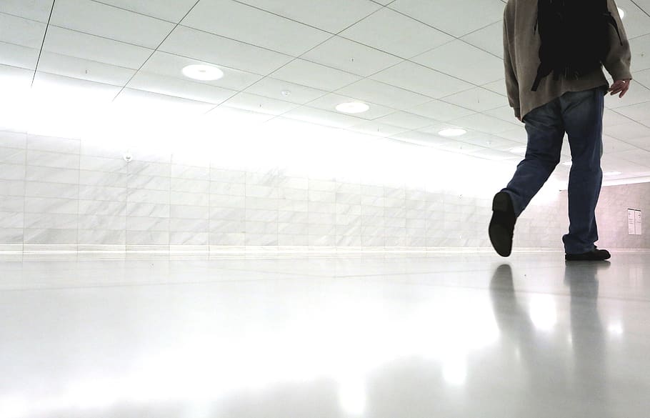 white, lights, floors, guy, man, walking, room, people, station HD wallpaper