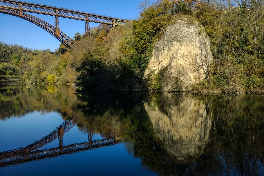 iron bridge, reflection, color, symmetry, autumn, rock, stillness HD wallpaper