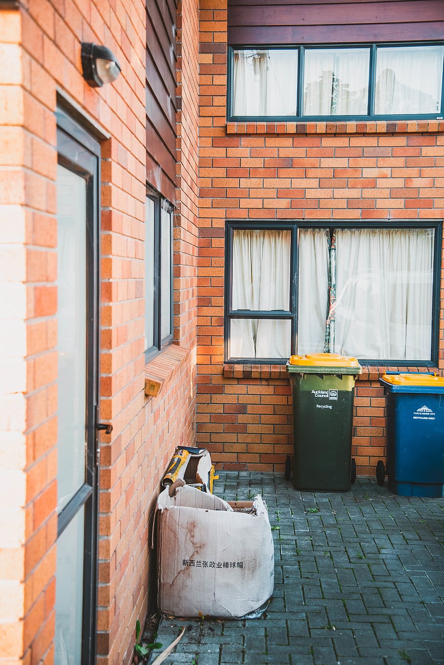 brick, wall, window, tin, can, trash can, path, walkway, home decor HD wallpaper