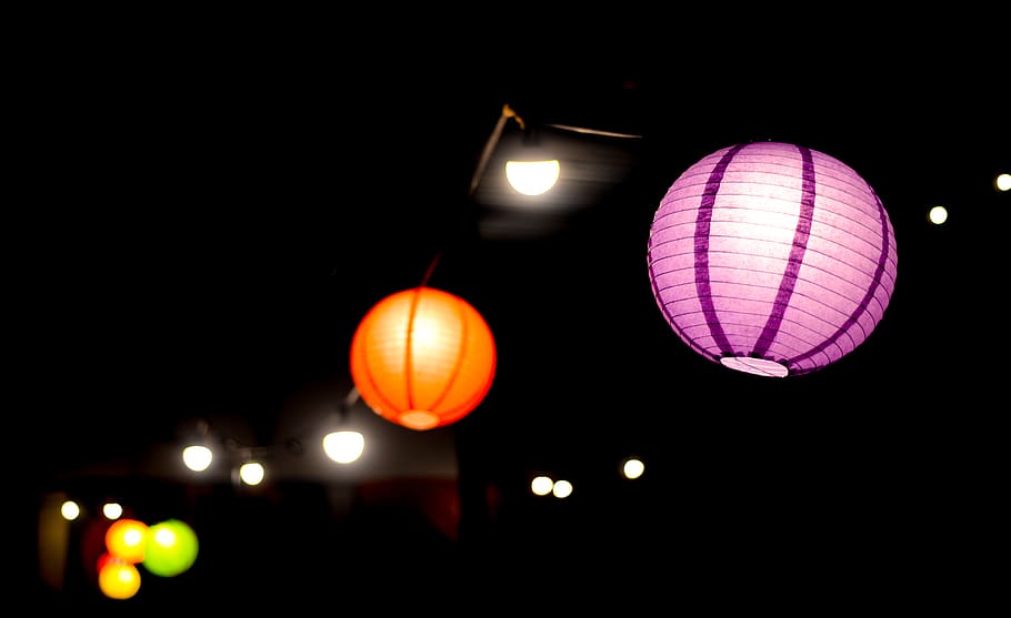 dark-design-illuminated-lanterns.jpg