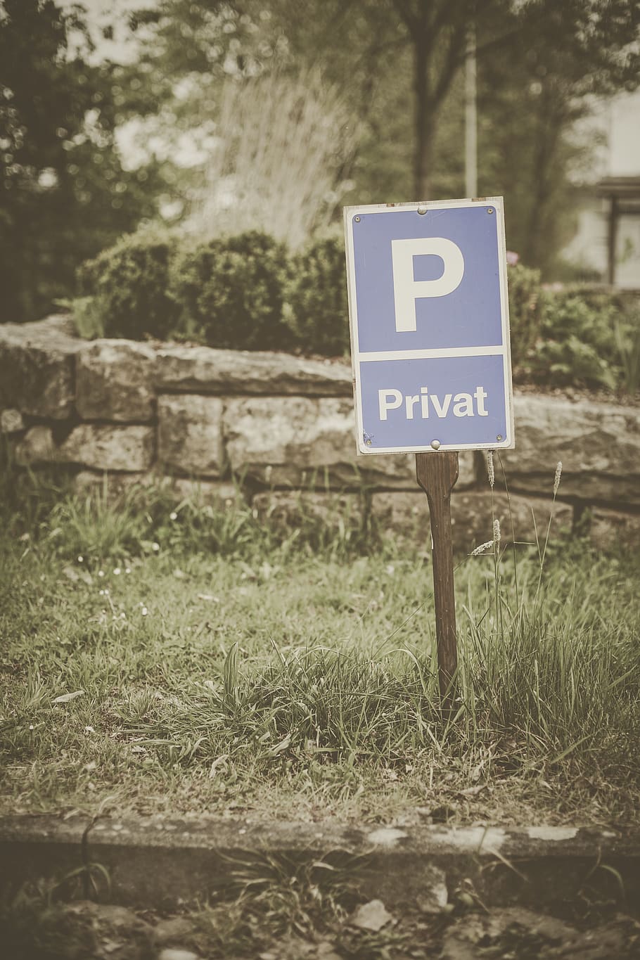 Privat road signage, symbol, stopsign, wall, ground, mammal, coyote HD wallpaper