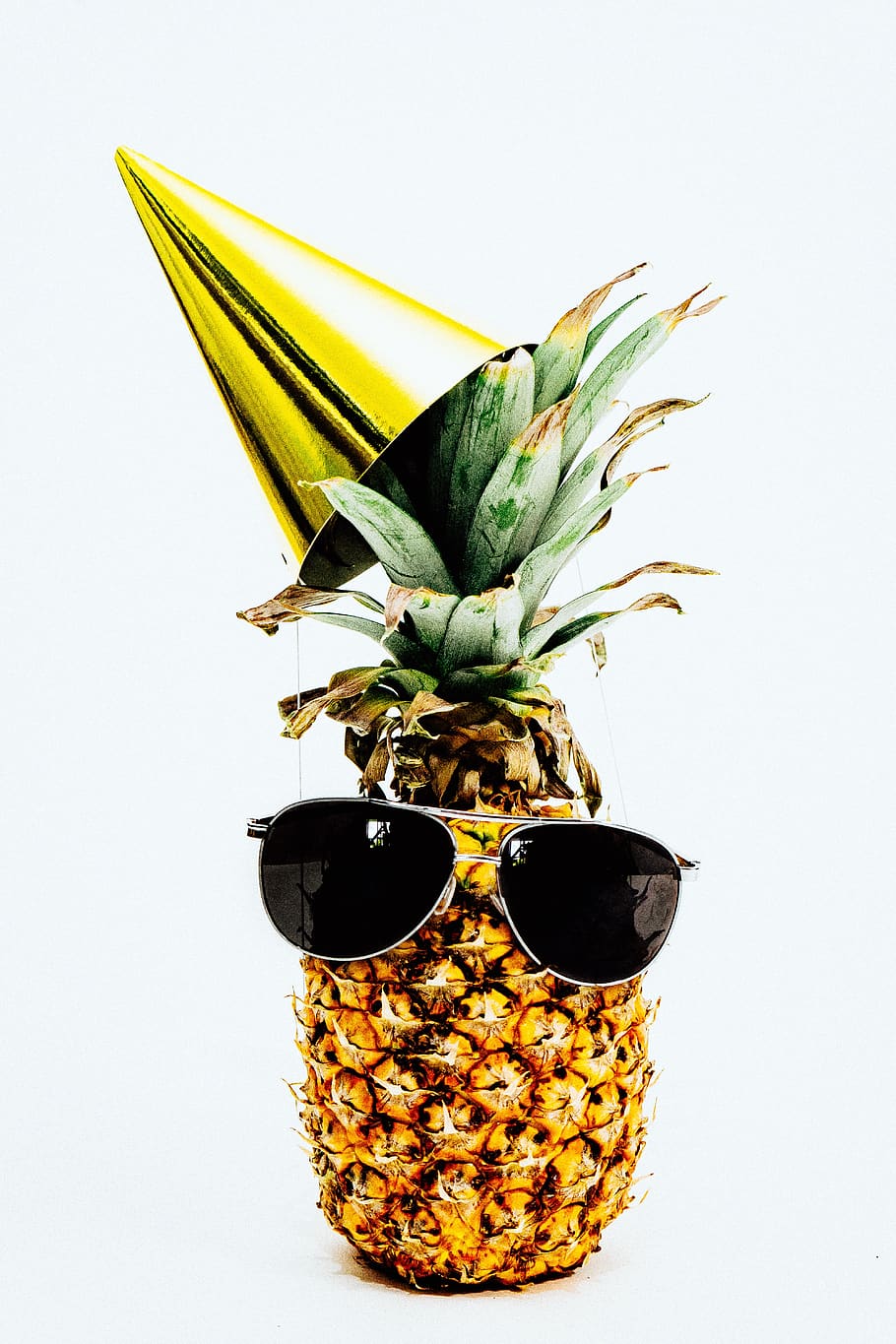 Photo Of Pineapple Wearing Black Aviator Style Sunglasses And Party Hat, HD wallpaper