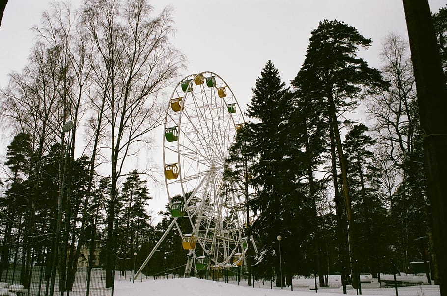 Ferris Wheel during Winter, bright, colors, daytime, environment HD wallpaper