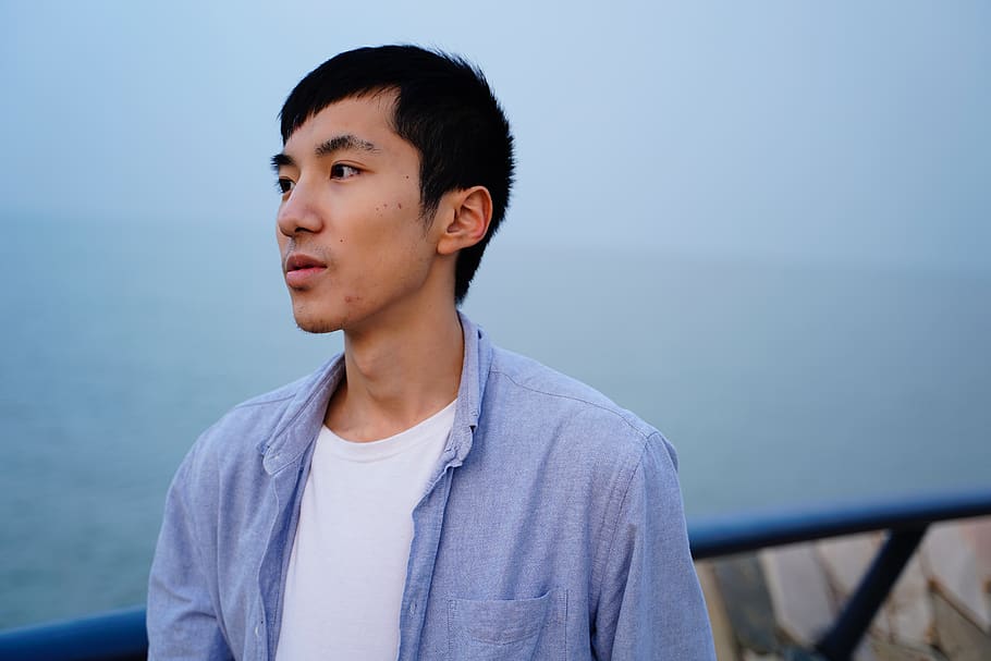 man wearing gray collared shirt, person, human, apparel, clothing HD wallpaper