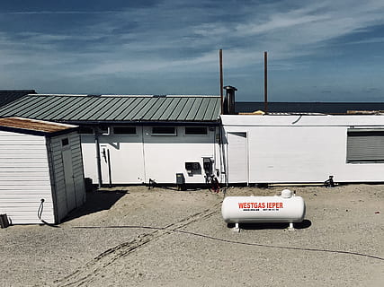 white air compressor, oostende, belgium, building, countryside HD wallpaper