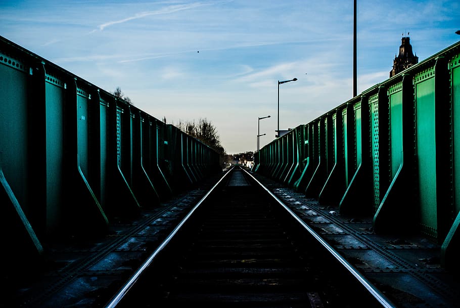 train, transportation, the way forward, direction, sky, diminishing perspective HD wallpaper