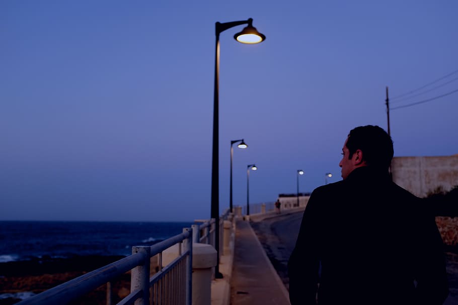 sea, night, cold, sunset, man, look, think, deep, thought, walk HD wallpaper