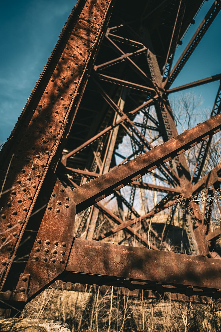 rust, building, bridge, triangle, clothing, helmet, apparel HD wallpaper