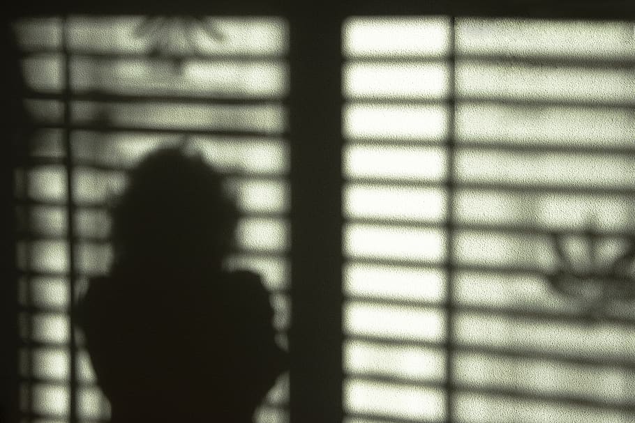 shadow, wall, black and white, projection, light and dark, light and shade HD wallpaper