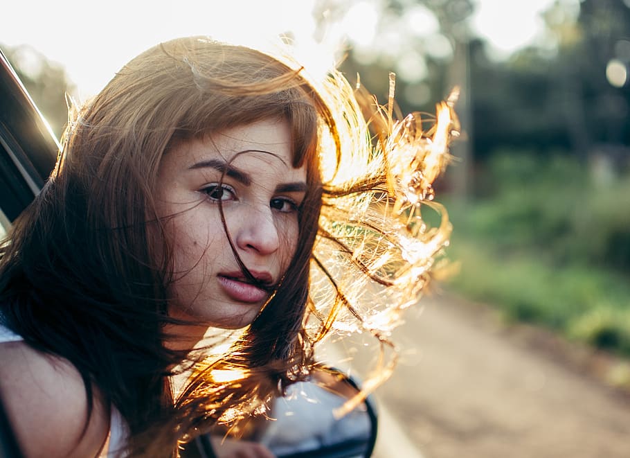 Women's White Top, attractive, beautiful, blur, car, fashion HD wallpaper