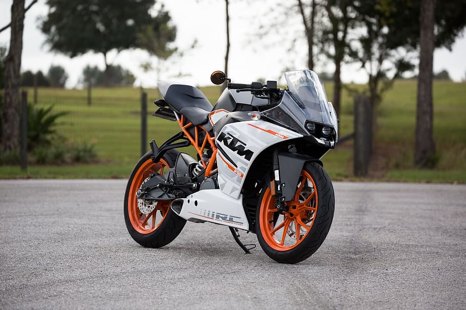 white and orange KTM sports bike selective focus photography, HD wallpaper