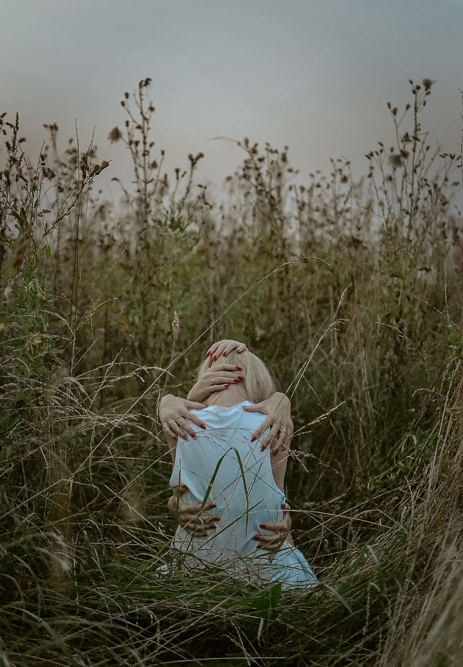 руки, grass, reflection, colorful, design, portrait, texture HD wallpaper