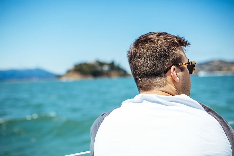 man looking at the sea, human, person, people, leisure activities HD wallpaper