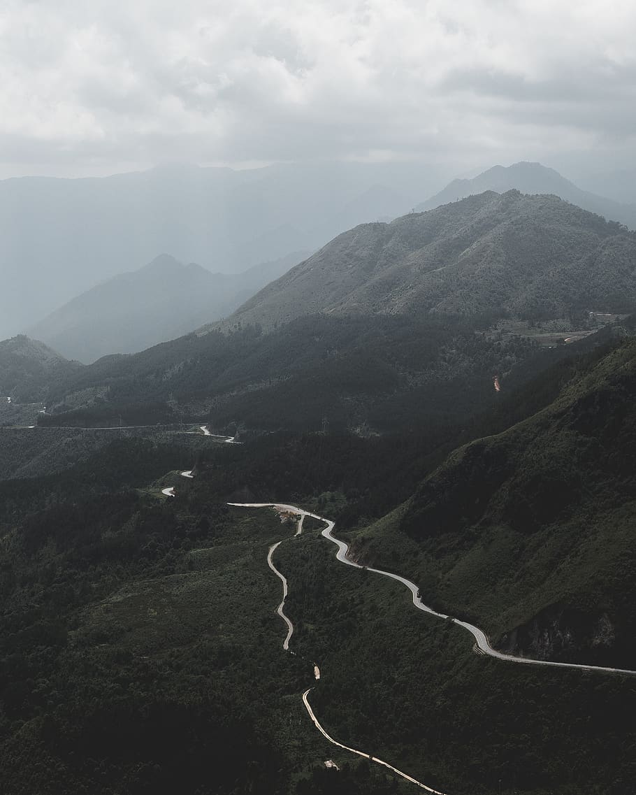 road between mountains, nature, outdoors, slope, mountain range HD wallpaper