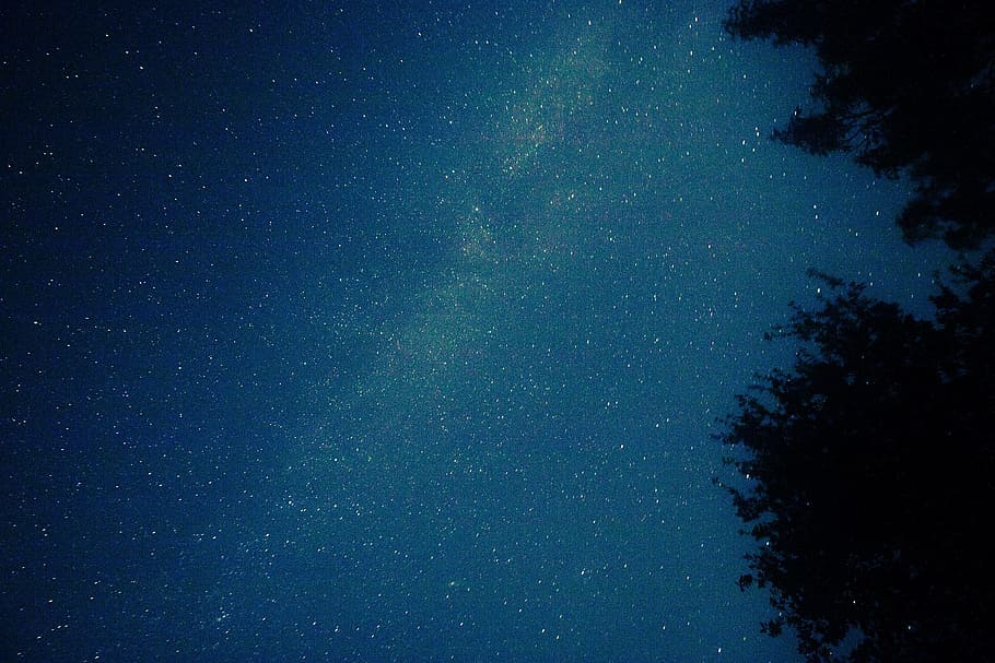 Đêm sao là một trong những khoảnh khắc đẹp nhất của thiên nhiên. Khi hàng triệu ngôi sao lấp lánh trên bầu trời, tạo nên khung cảnh đầy mê hoặc và lãng mạn. Hãy xem hình ảnh để chiêm ngưỡng vẻ đẹp bất tận của đêm sao.