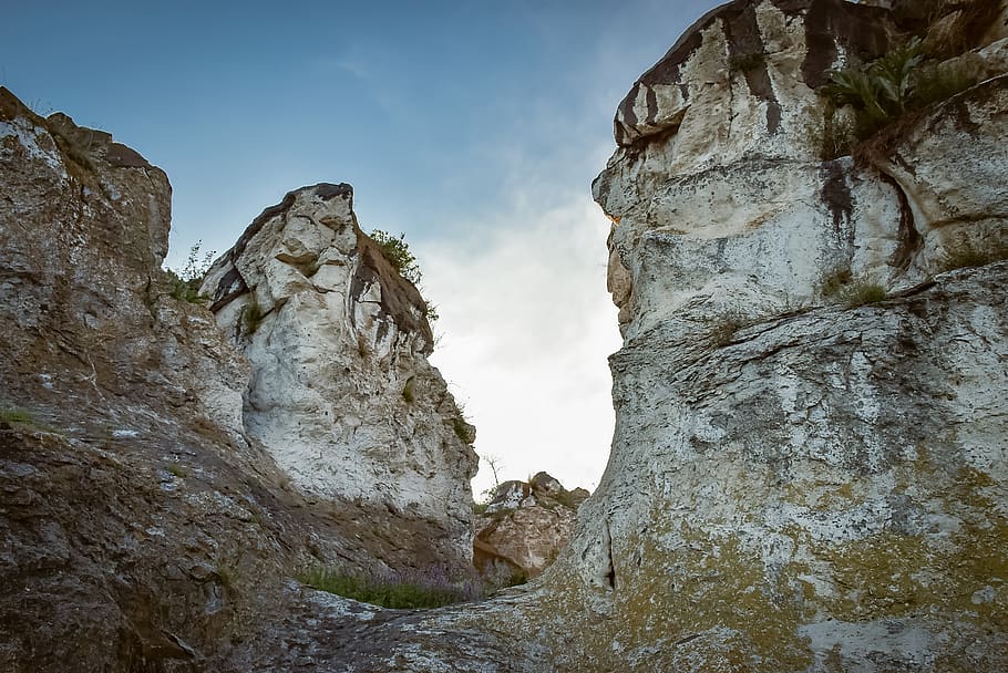 rock formation, sky, low angle view, rock - object, nature HD wallpaper