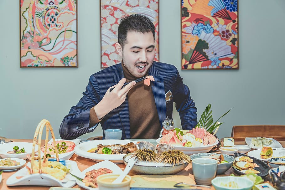 man eating around table, food, food and drink, real people, one person HD wallpaper