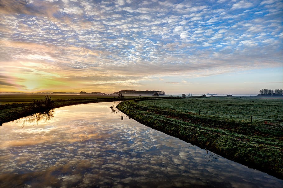 Cirrus Clouds Reflecting on River, cloudy, reflections, sky, cloud - sky HD wallpaper