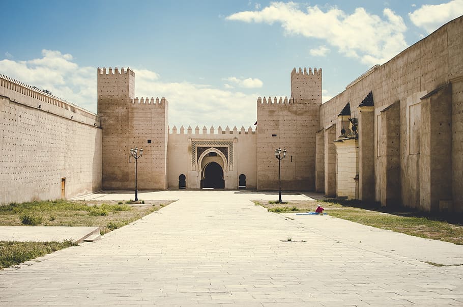 White Concrete Structure, architecture, building, castle, clouds HD wallpaper