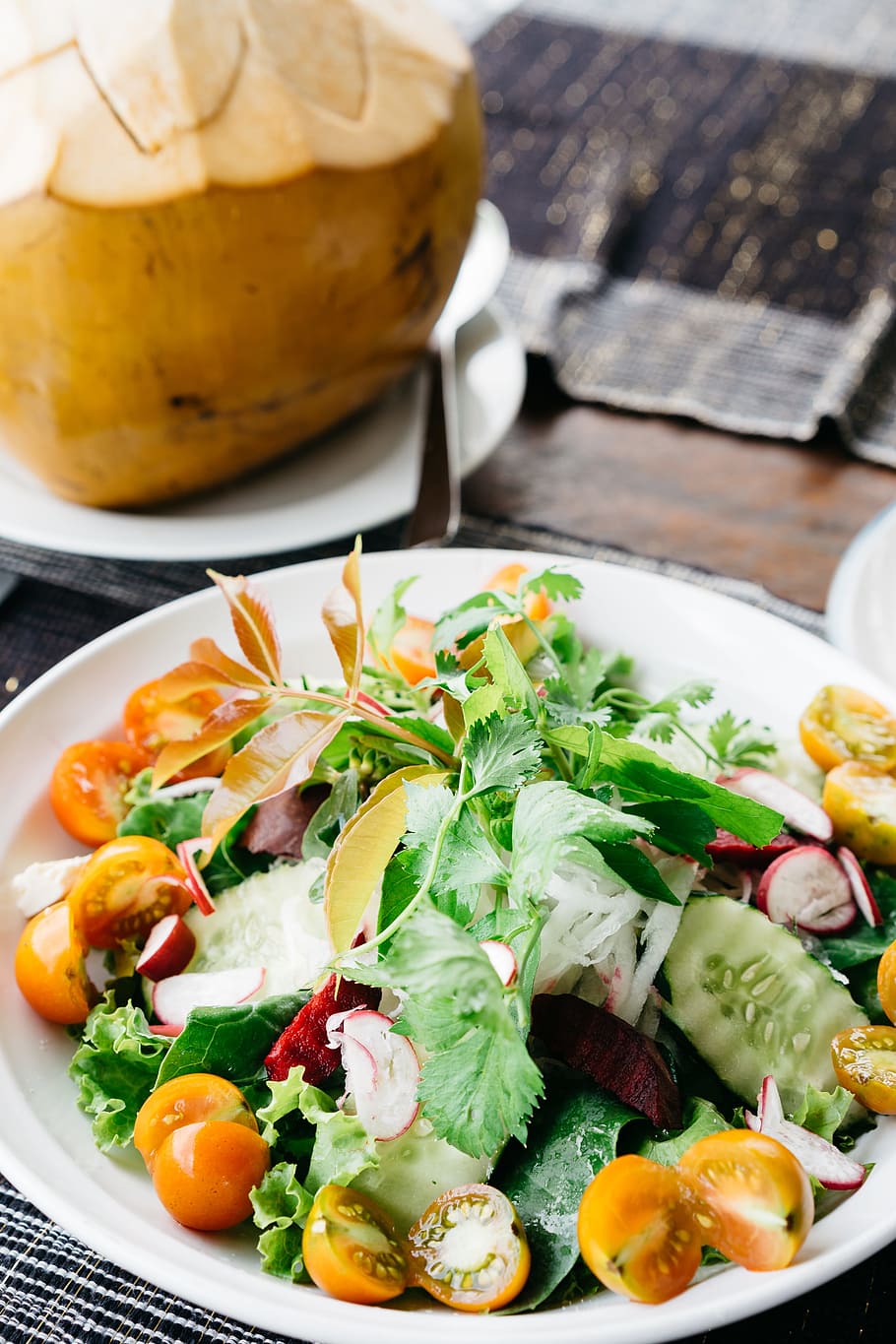 cooked dish, salad, plate, coconut, drink, leaves, tomato, healthy HD wallpaper