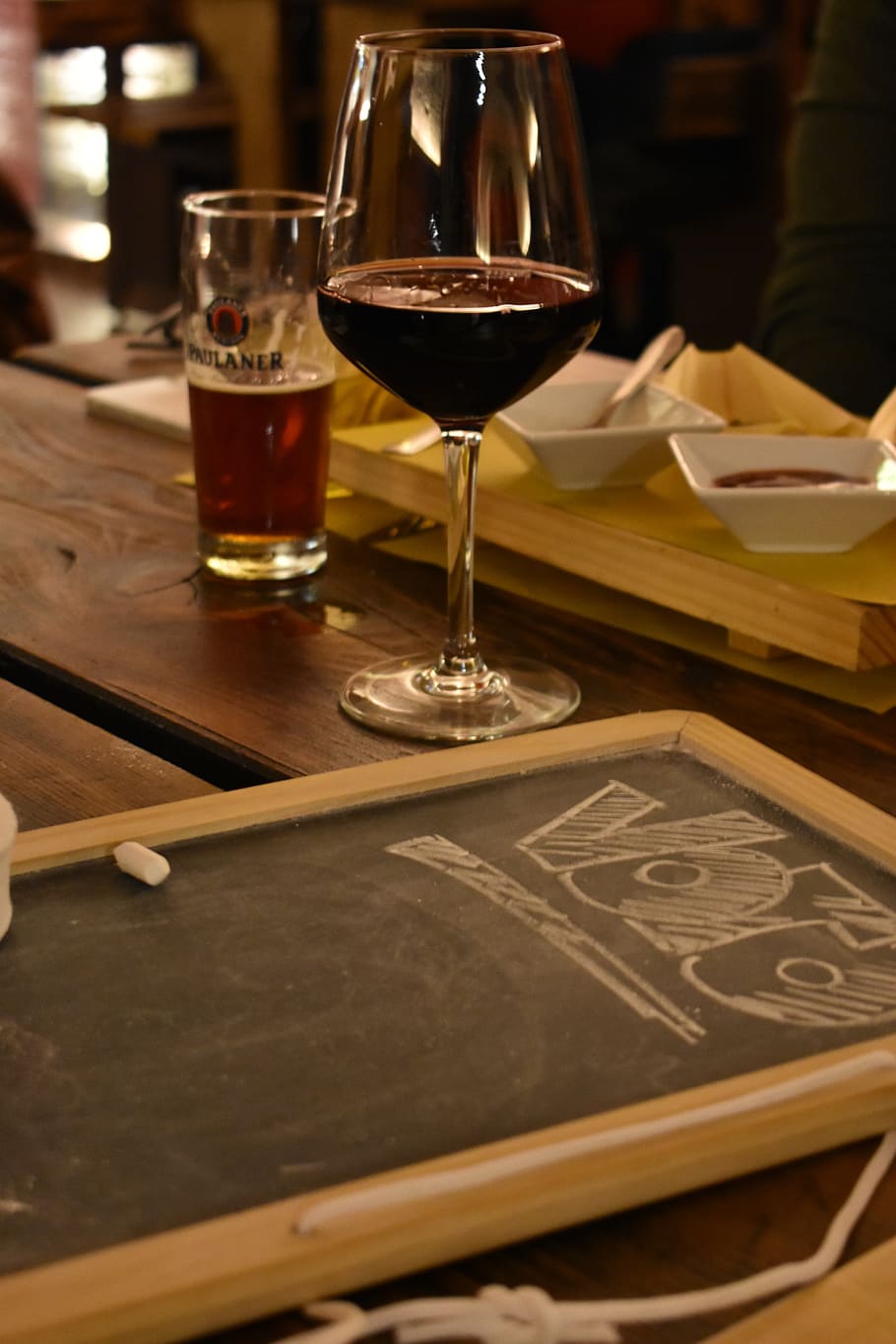 wine, beer, blackboard, pub, drink, refreshment, table, alcohol HD wallpaper