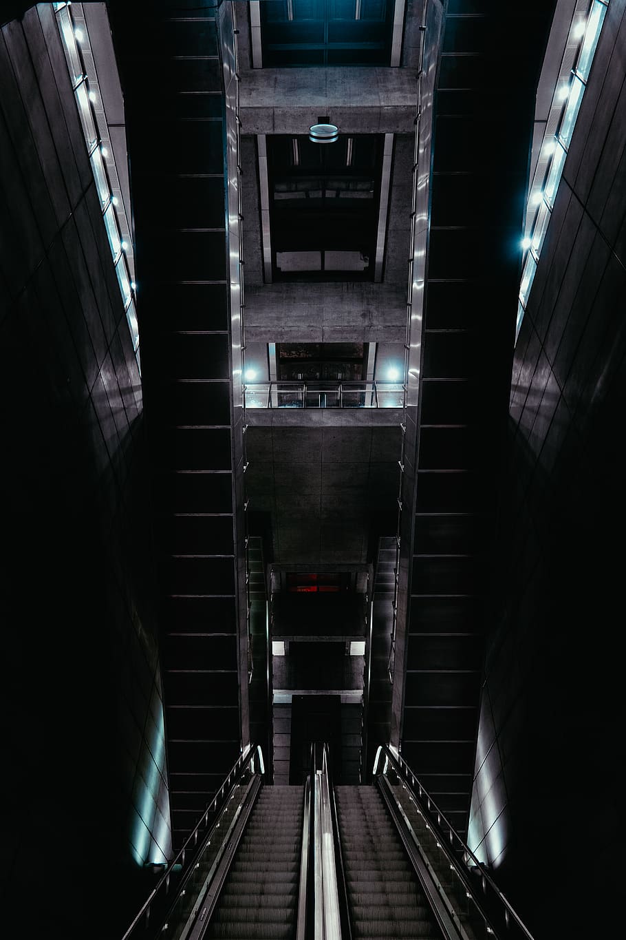 two escalators on dim lighted building, architecture, staircase HD wallpaper