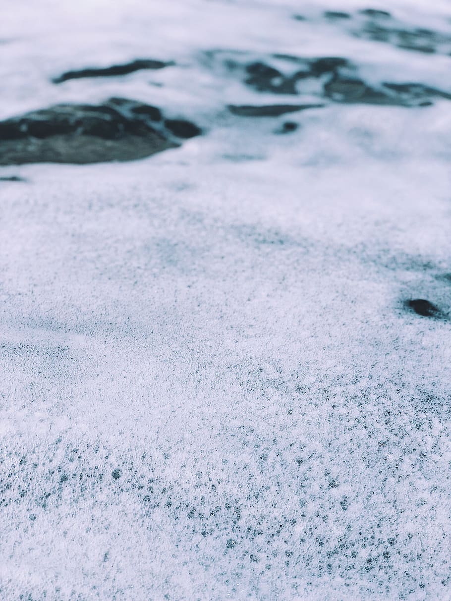 body of water, foam, shore, beach, bokeh, blur, ocean, wafe, sea HD wallpaper