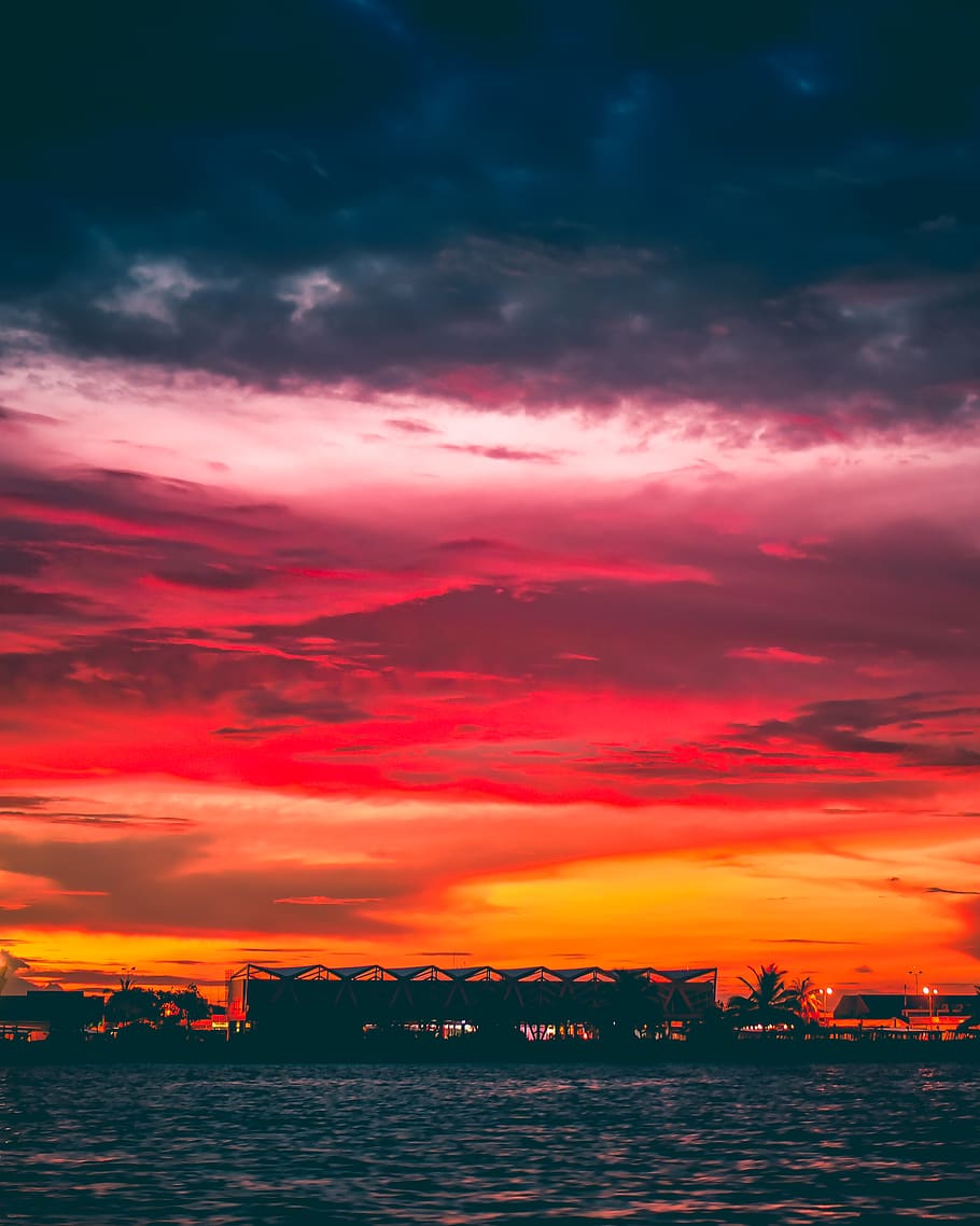 beach under red sky, nature, outdoors, dusk, dawn, sunlight, sunset HD wallpaper